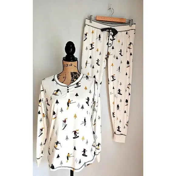 PJ Salvage Aprés Ski Print Pajama Set Long Sleeve Top & Bottoms Womens Sz S - Picture 2 of 10